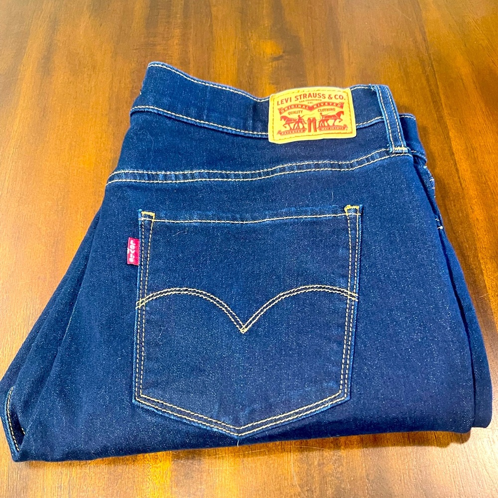Women’s Levi’s 311, Size 32